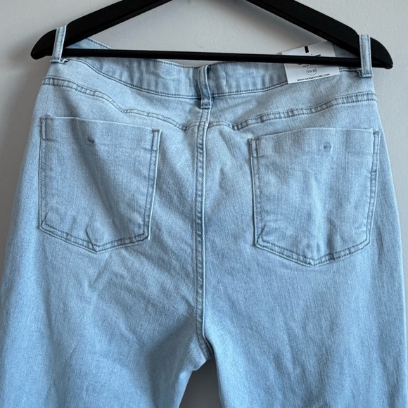 OAT New York Mid Rise Cropped Mini Flare Jeans - Picture 8 of 10